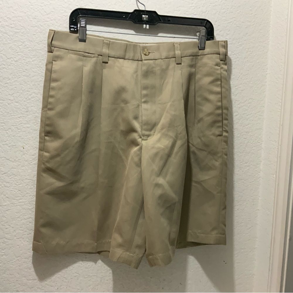 PGA Tour Golf Shorts Mens 34 Beige Khaki Sportswear 100% polyester